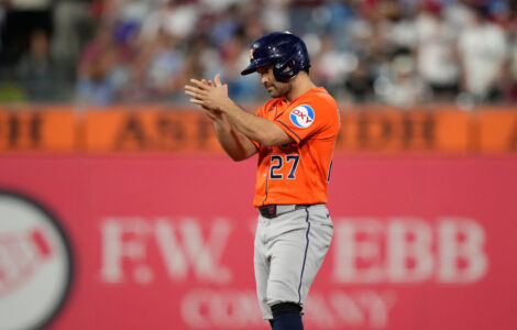 Astros' Jose Altuve doubles in 3rd inning vs. Phillies for 2,500th career hit